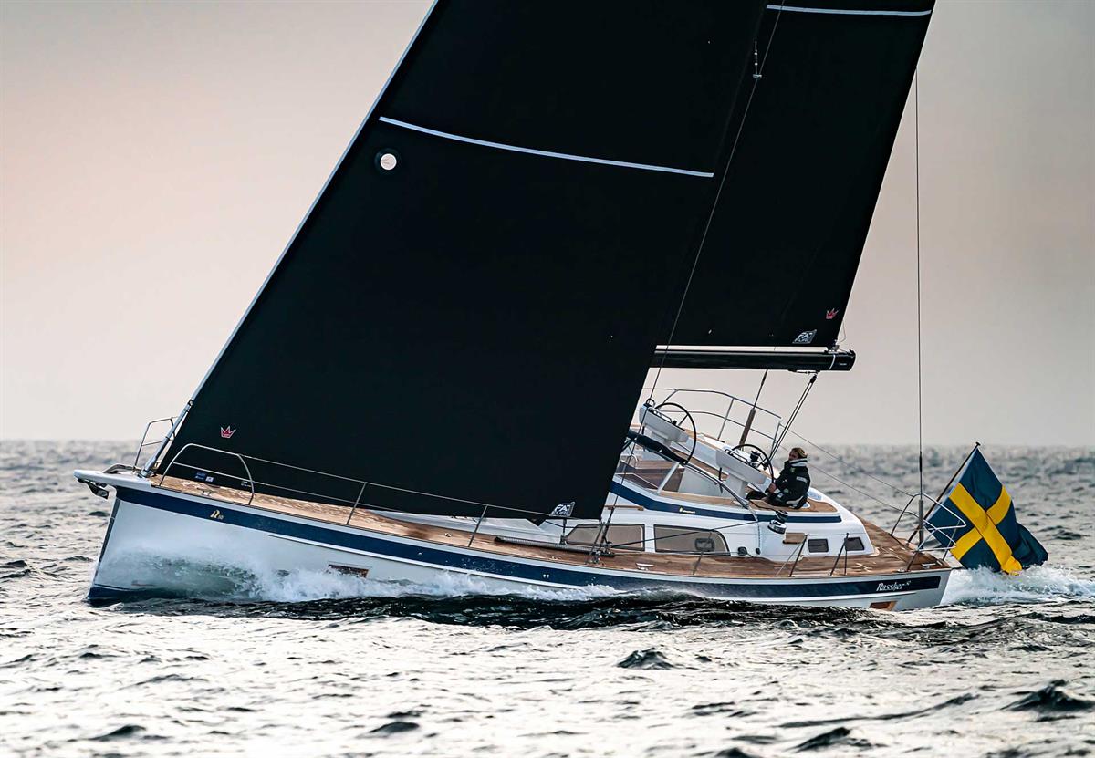 Hallberg-Rassy 50 Exterior