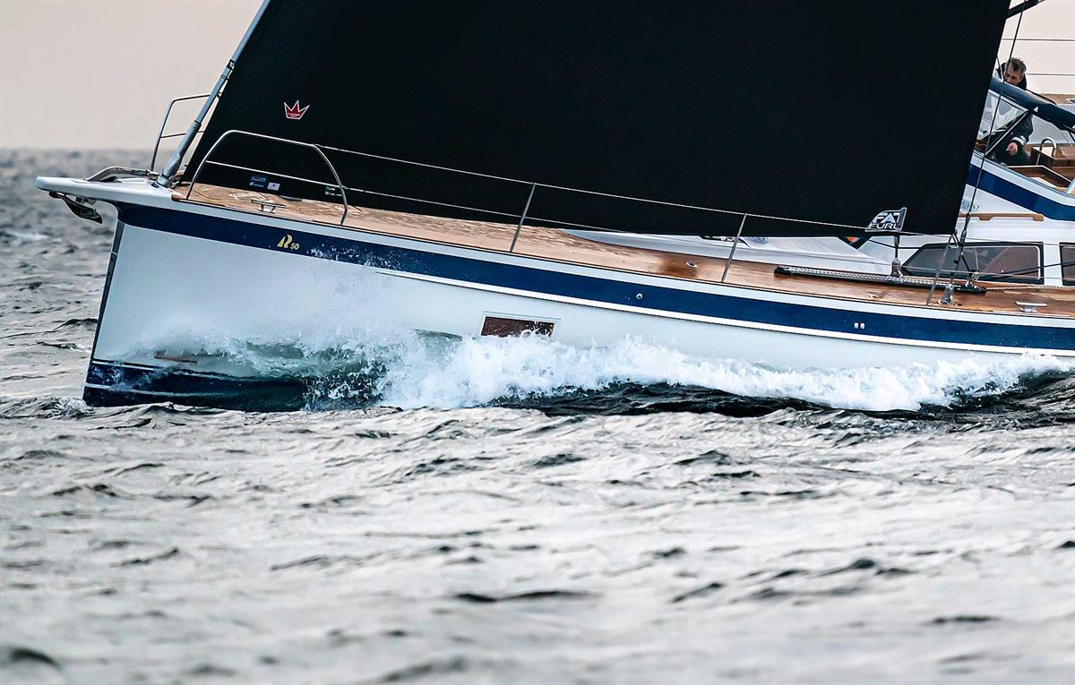 Hallberg-Rassy 50 Exterior