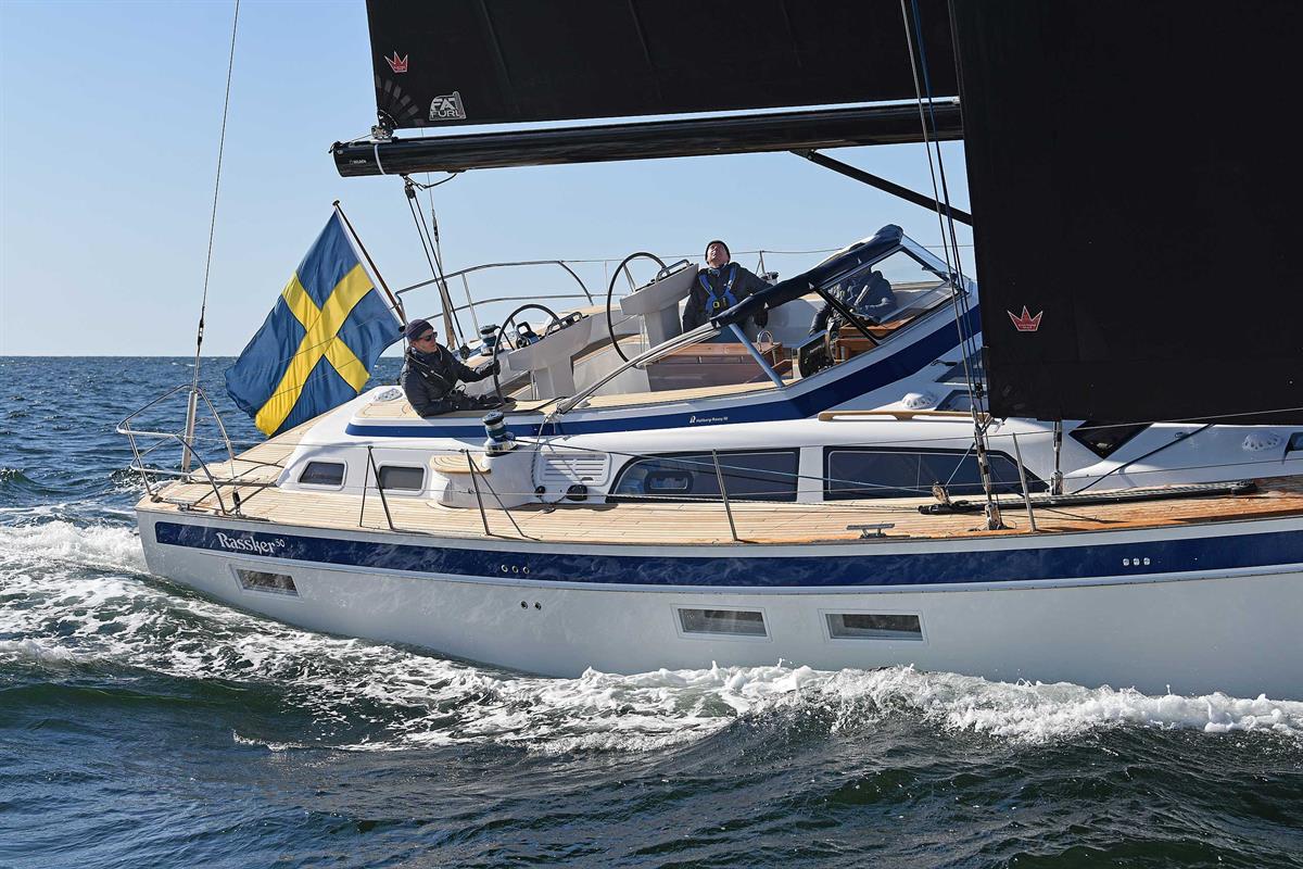 Hallberg-Rassy 50 Exterior