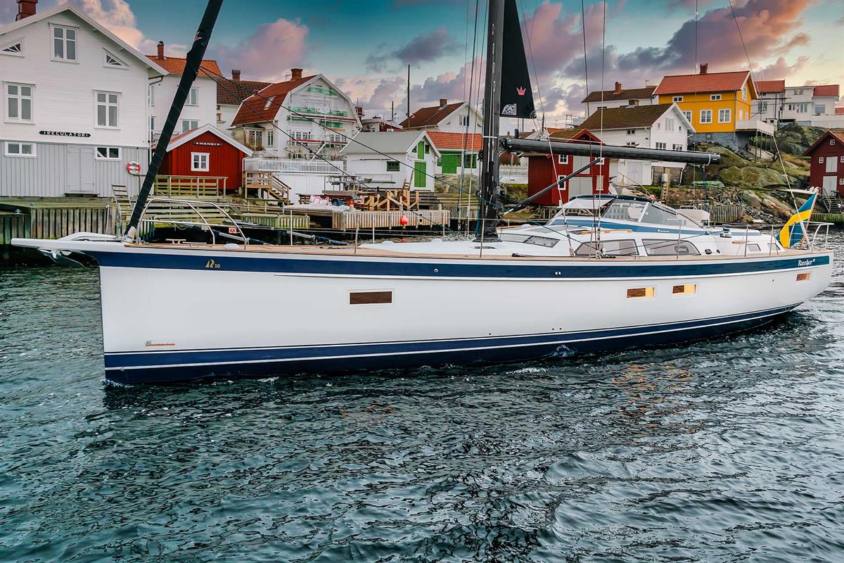 Hallberg-Rassy 50 Exterior